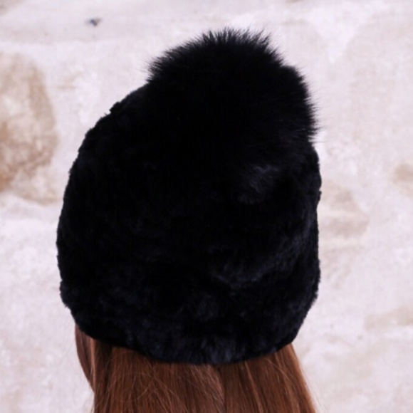 🌟HOST PICK🌟 Genuine Rabbit Fur Beanie with Pom Pom - Picture 2 of 6